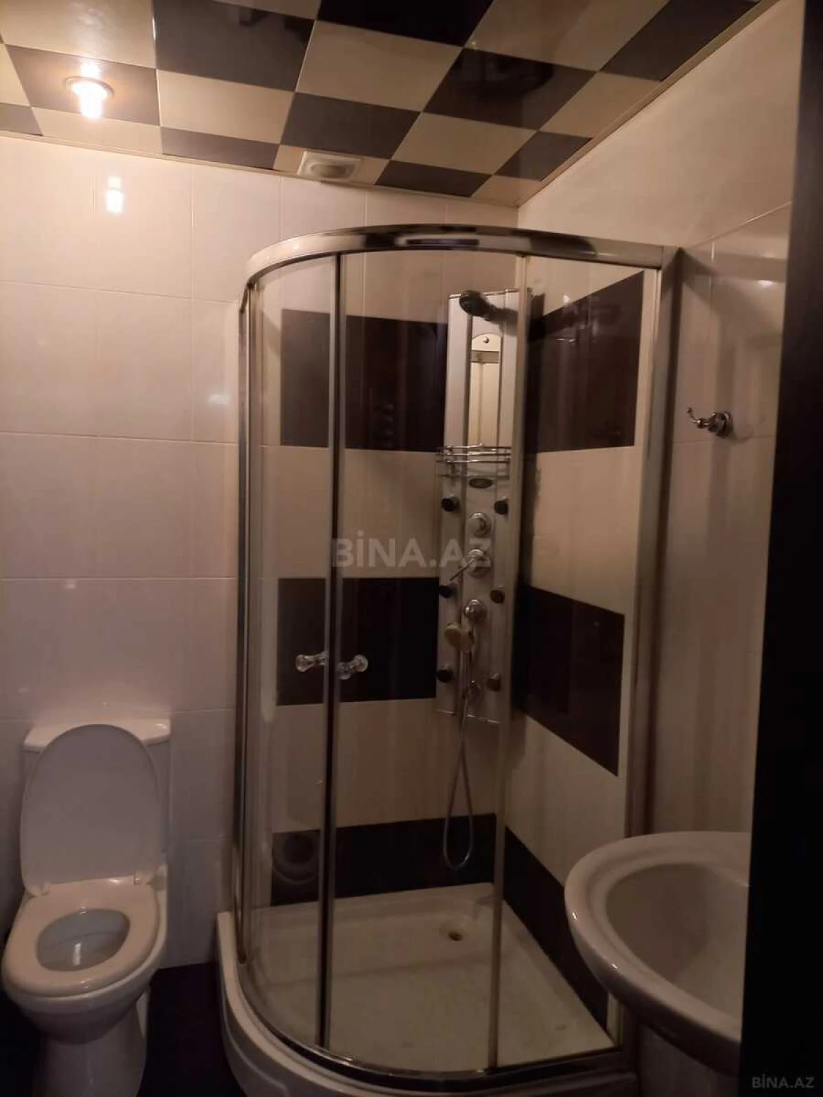Kirayə verilir 3 otaqlı mənzil 160 m²
