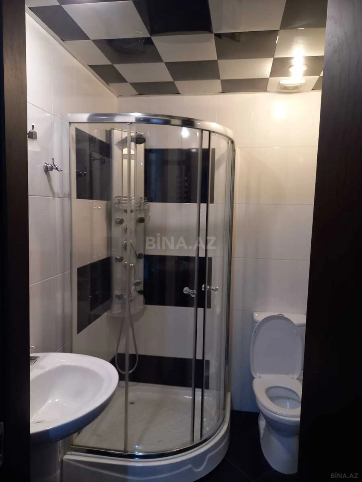 Kirayə verilir 3 otaqlı mənzil 160 m²