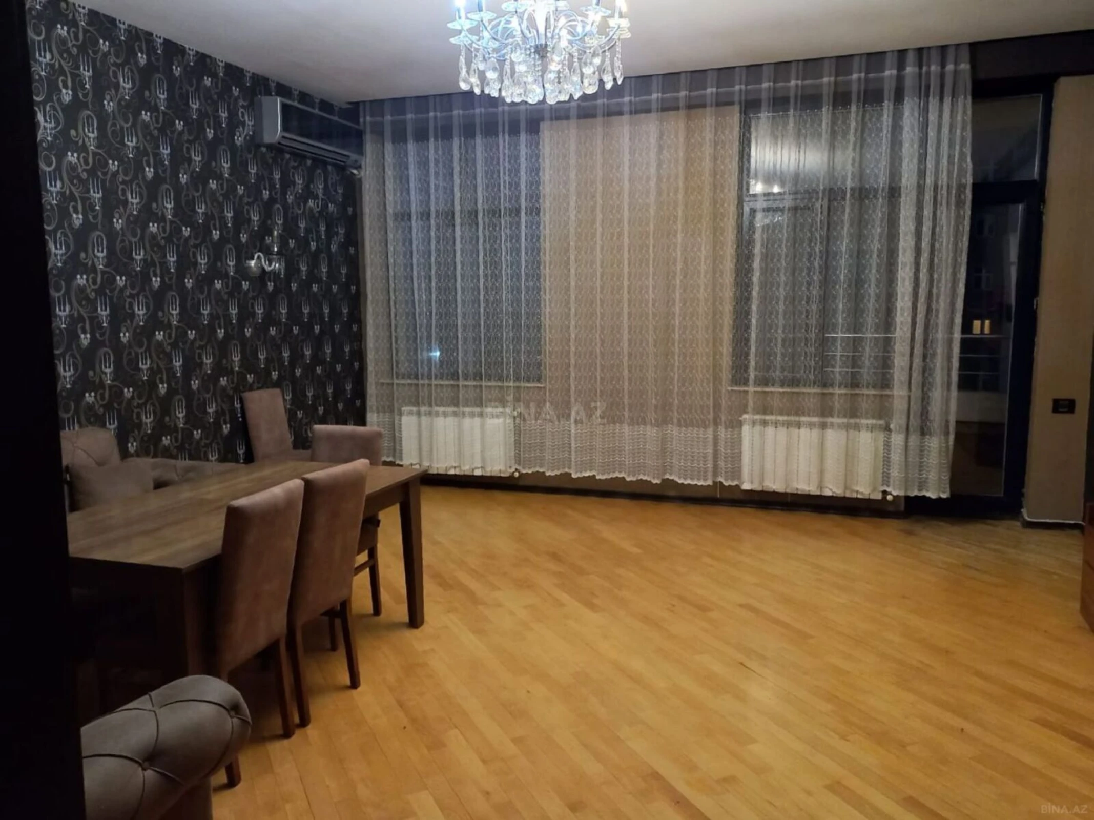 Kirayə verilir 3 otaqlı mənzil 160 m²