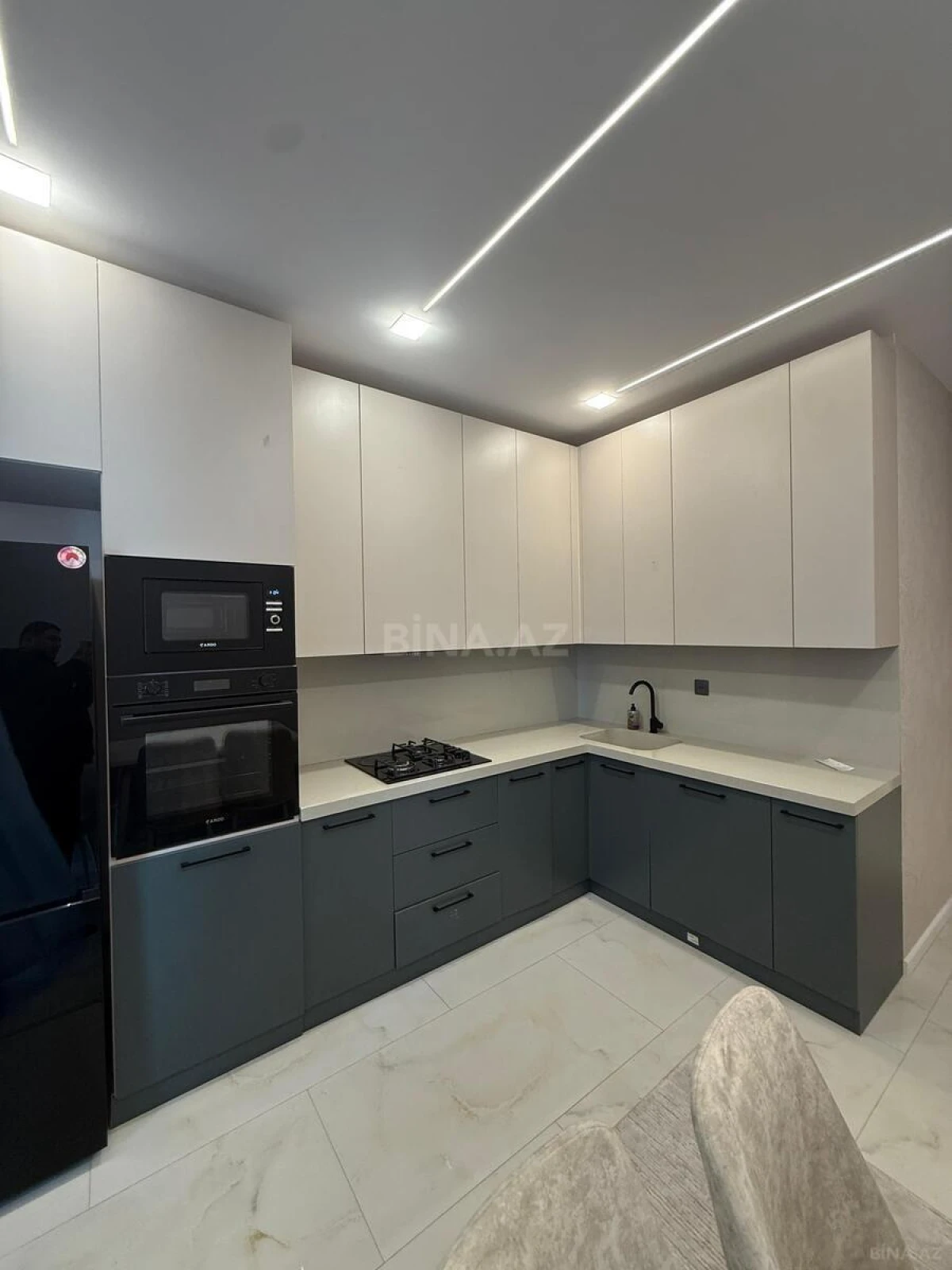 Kirayə verilir 2 otaqlı mənzil 100 m²