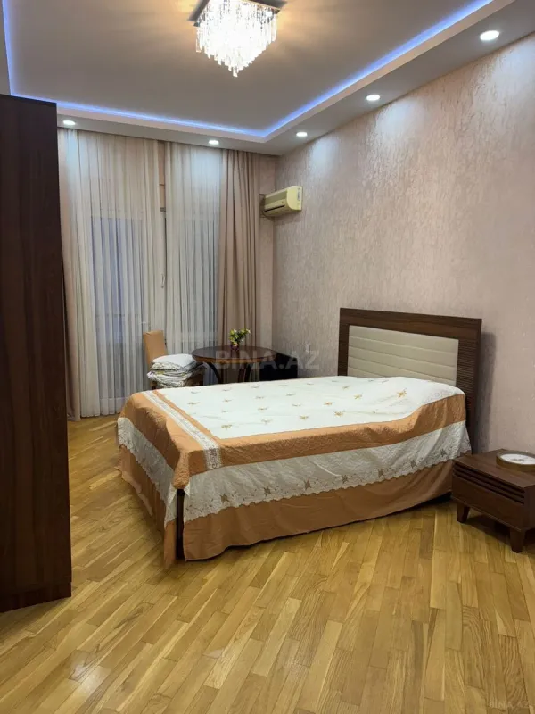 Kirayə verilir 2 otaqlı mənzil 77 m²