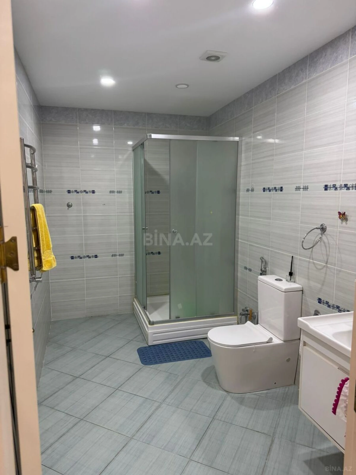 Kirayə verilir 2 otaqlı mənzil 77 m²