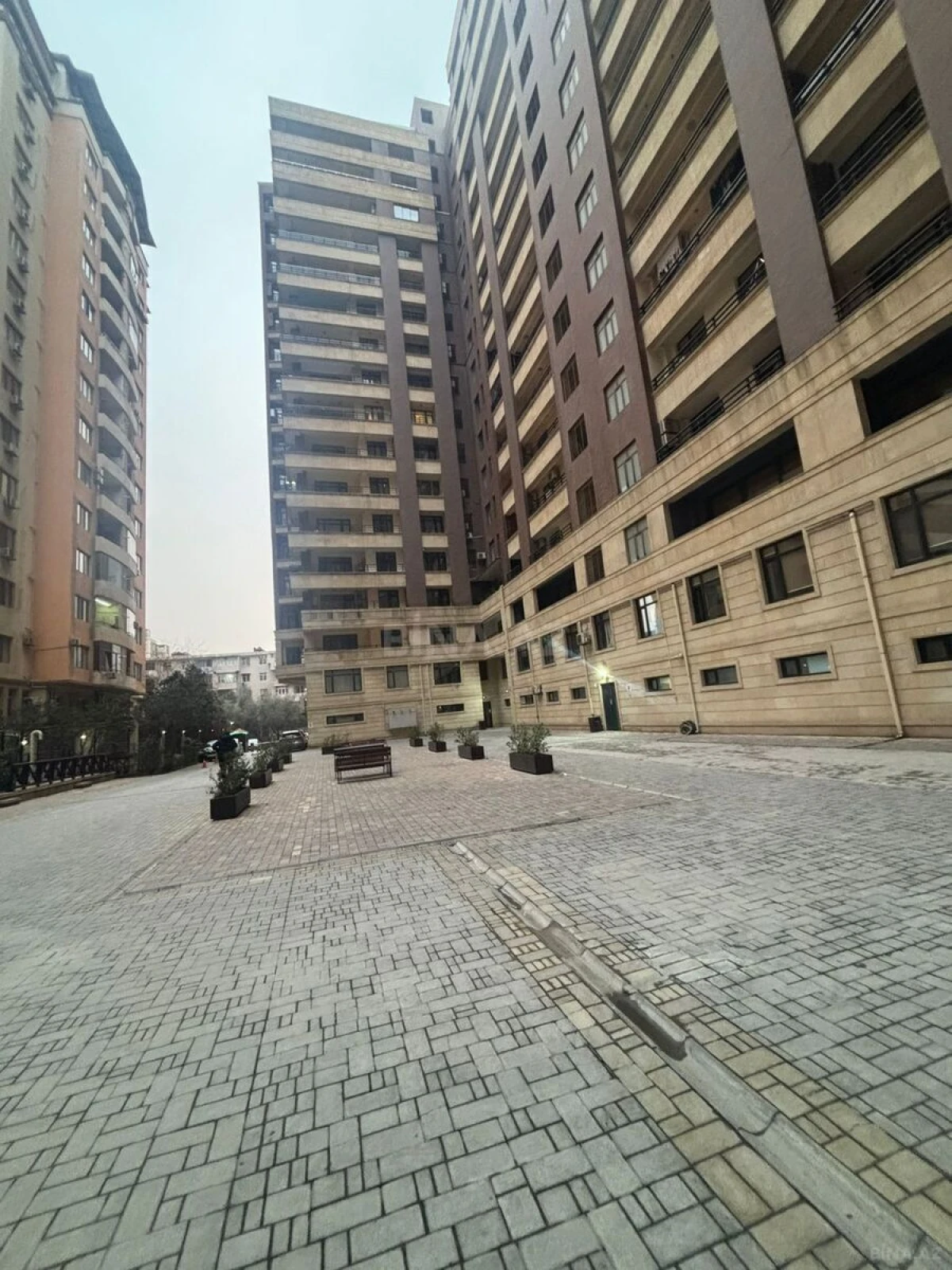 Kirayə verilir 2 otaqlı mənzil 100 m²