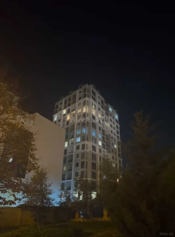 Satılır 4 otaqlı mənzil 135 m²