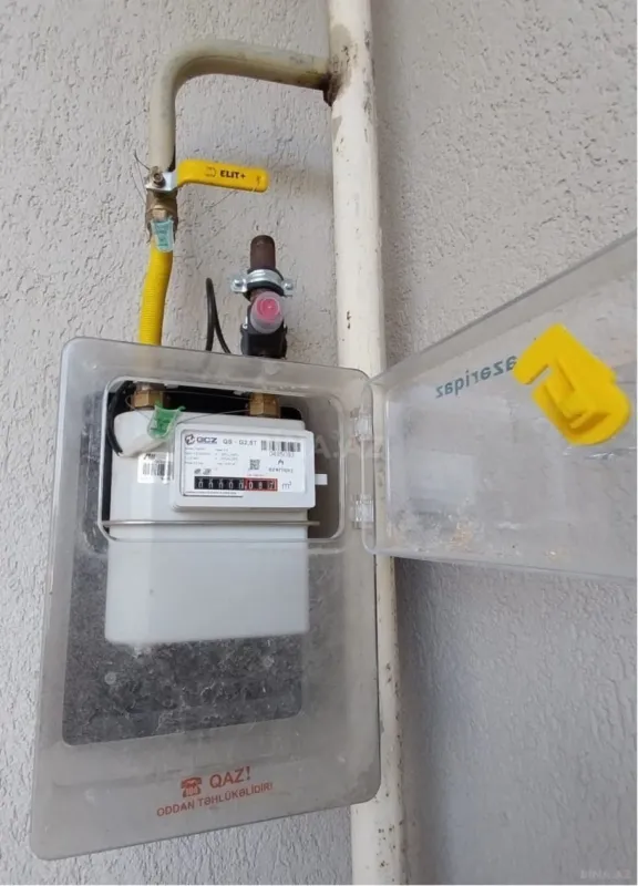 Satılır 4 otaqlı mənzil 135 m²