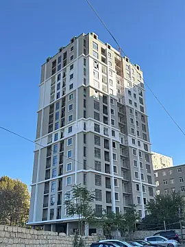 Satılır 4 otaqlı mənzil 135 m²
