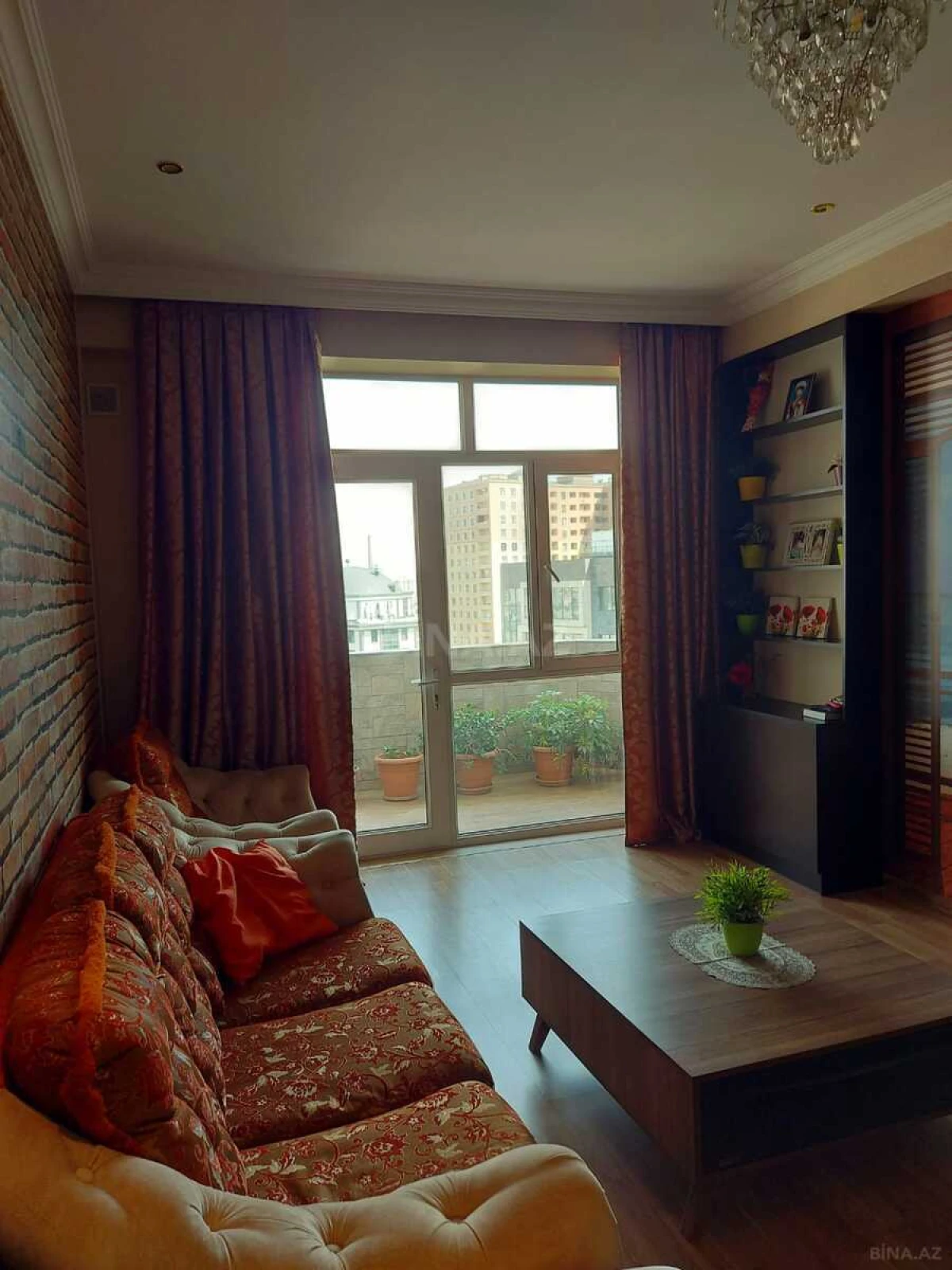Kirayə verilir 3 otaqlı mənzil 128 m²