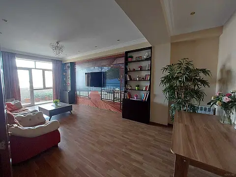 Kirayə verilir 3 otaqlı mənzil 128 m²