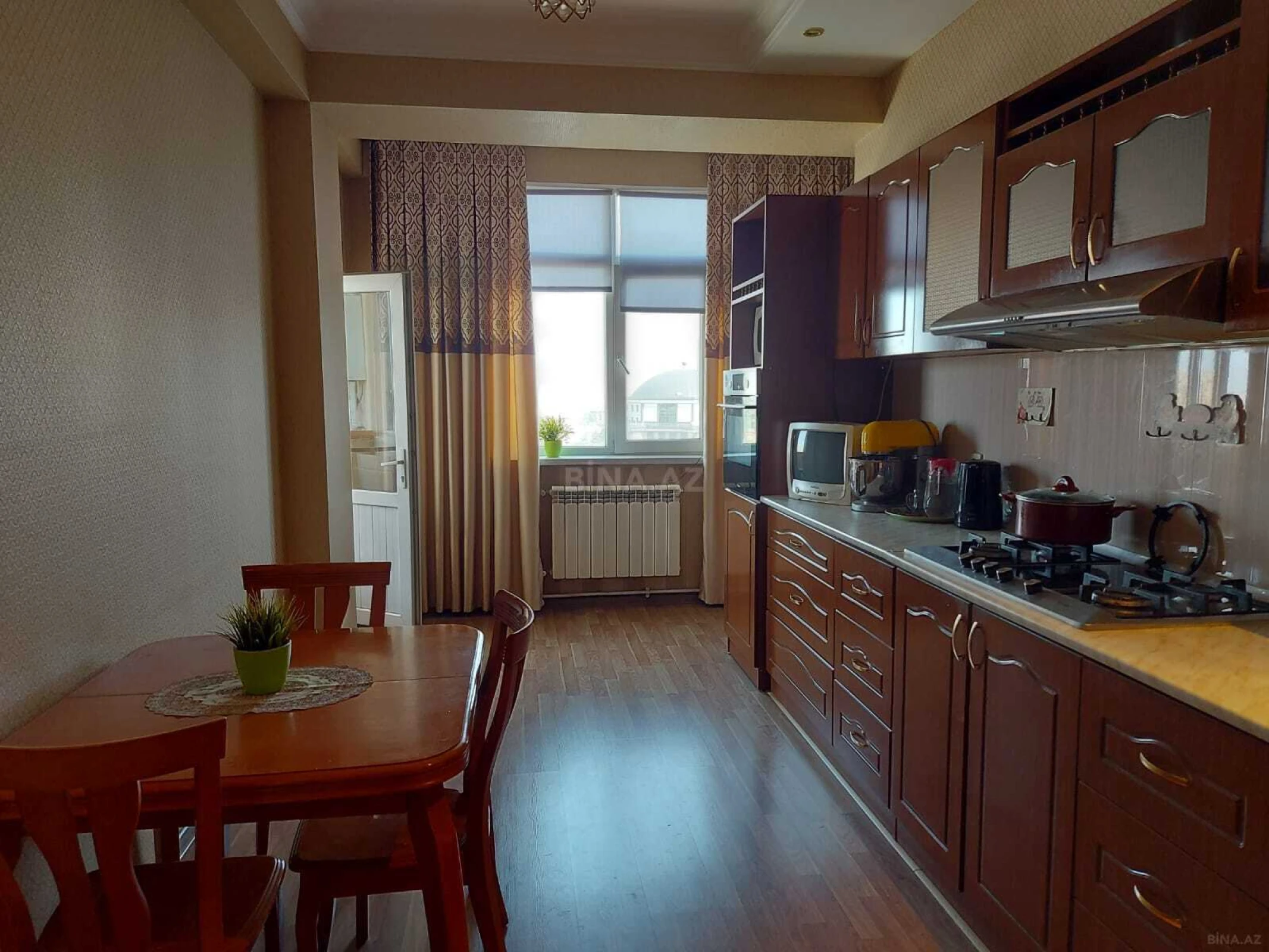 Kirayə verilir 3 otaqlı mənzil 128 m²