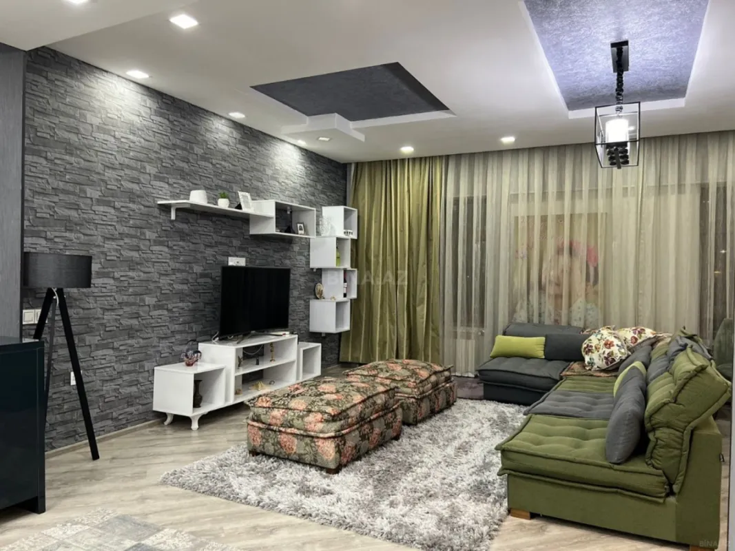 Satılır 4 otaqlı mənzil 155 m²