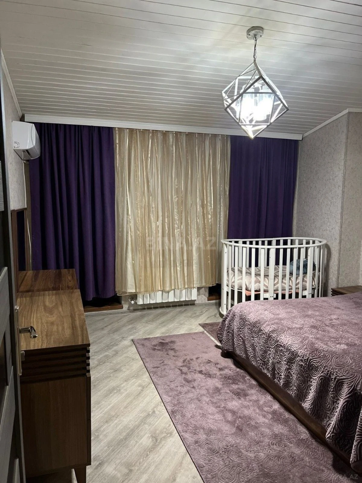 Satılır 4 otaqlı mənzil 155 m²