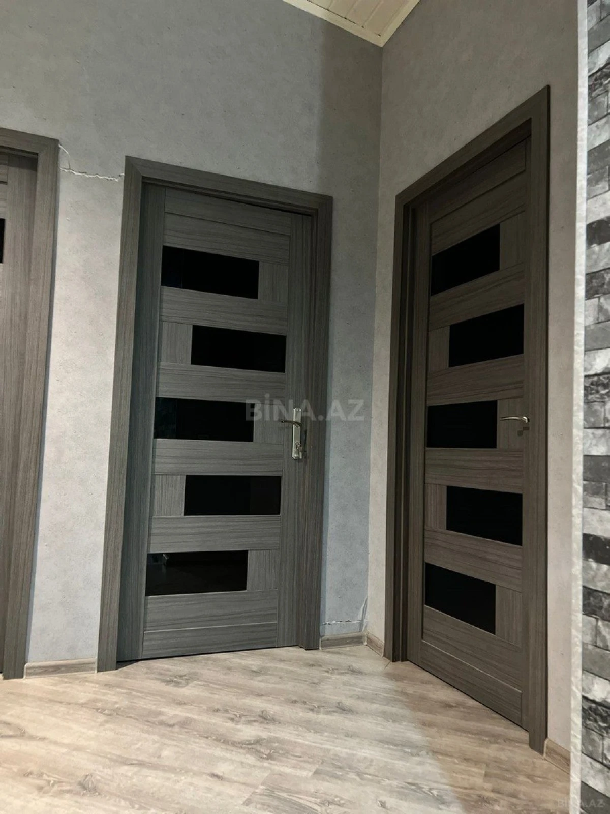 Satılır 4 otaqlı mənzil 155 m²