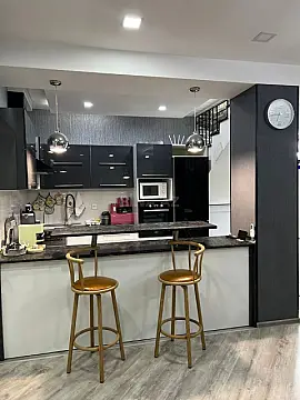 Satılır 4 otaqlı mənzil 155 m²