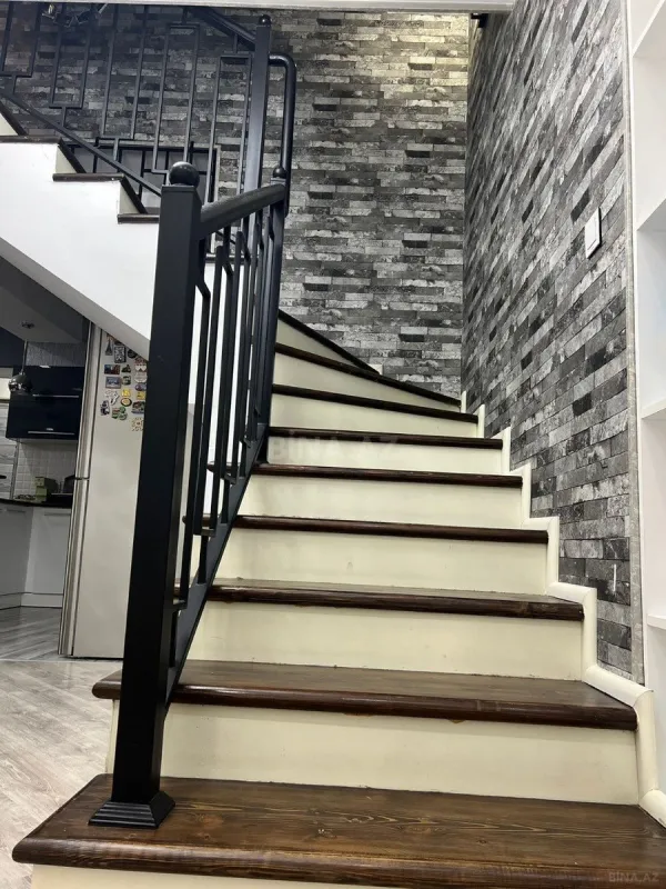 Satılır 4 otaqlı mənzil 155 m²