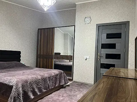 Satılır 4 otaqlı mənzil 155 m²