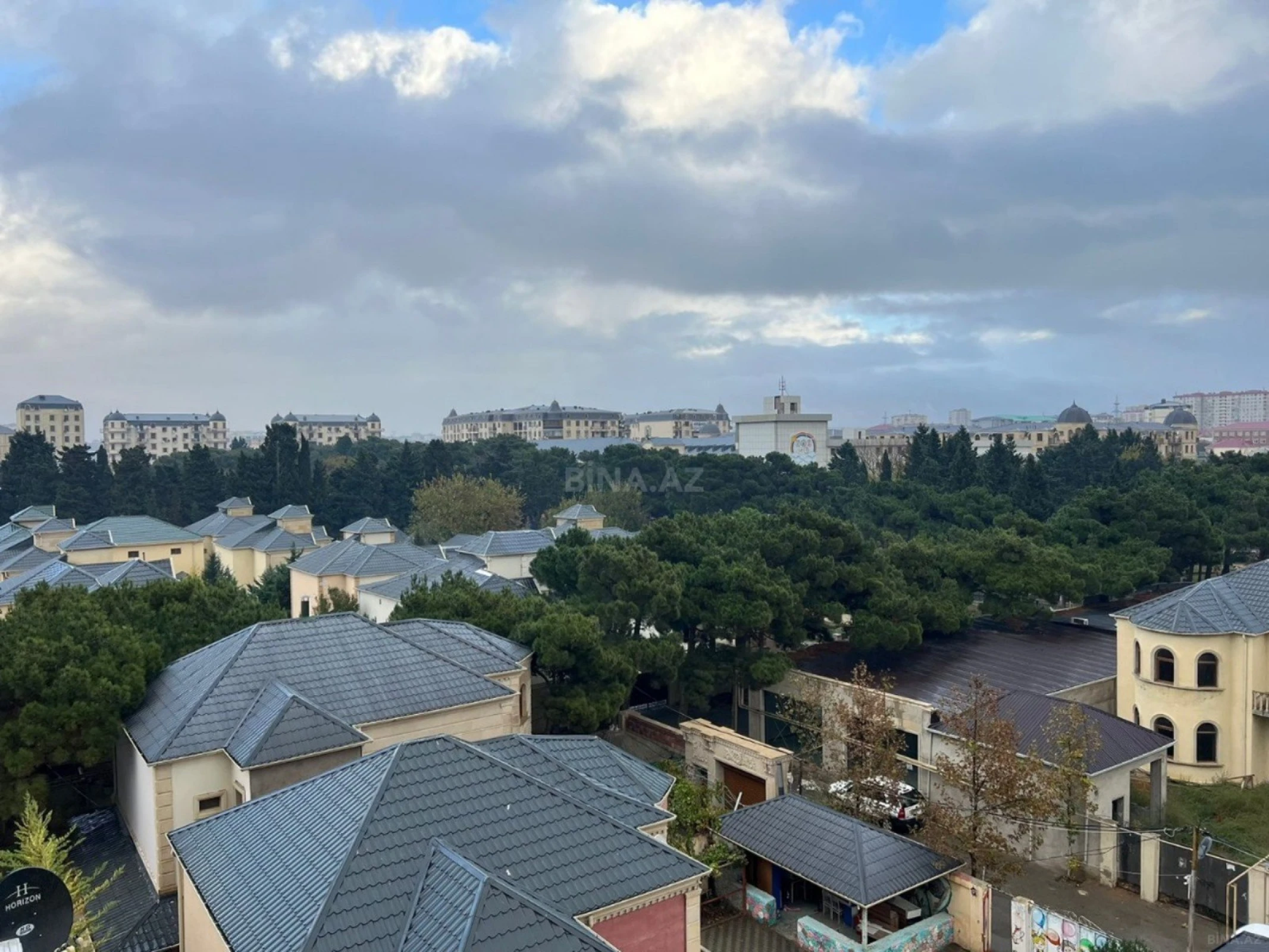 Satılır 4 otaqlı mənzil 155 m²