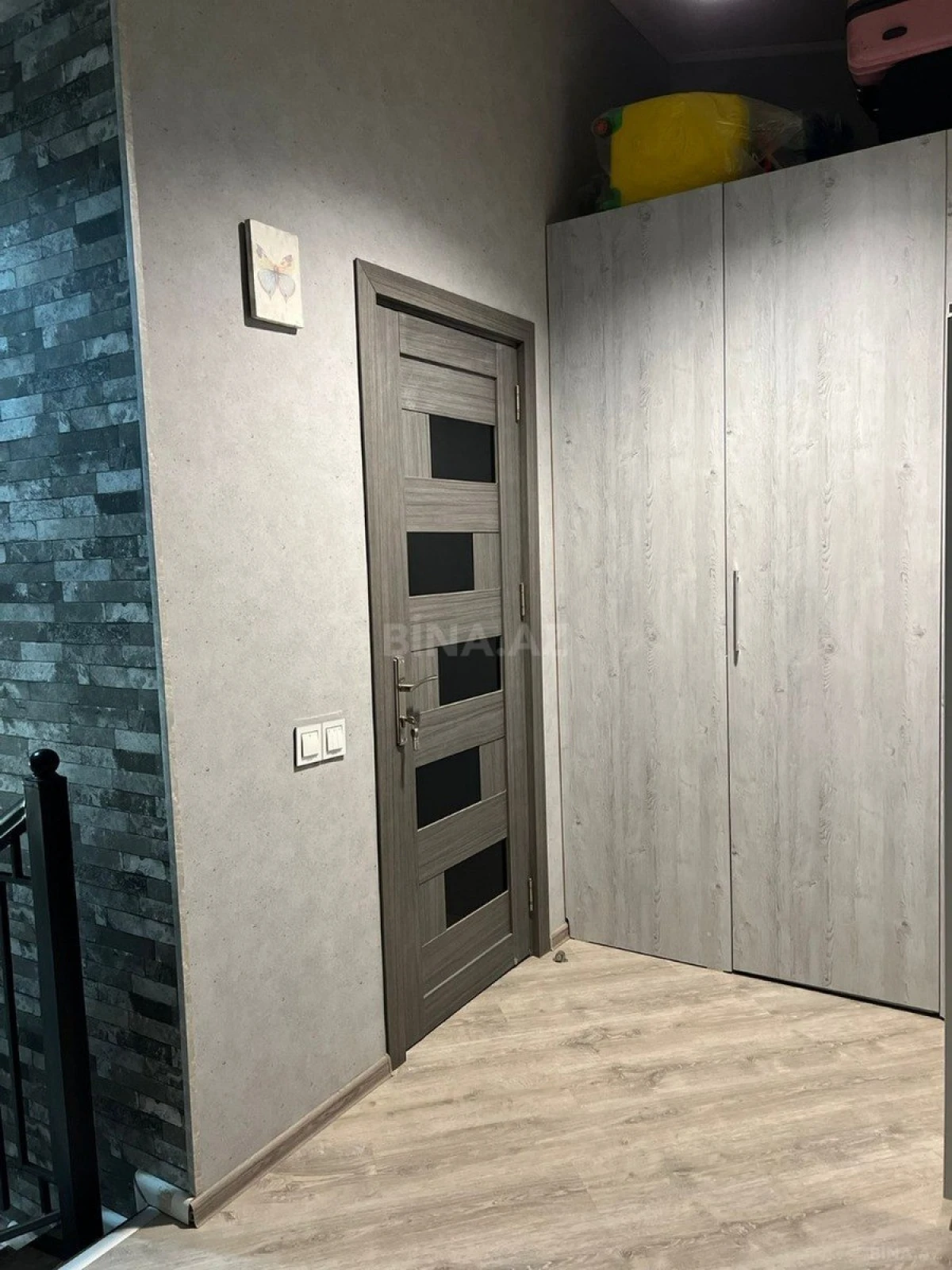Satılır 4 otaqlı mənzil 155 m²