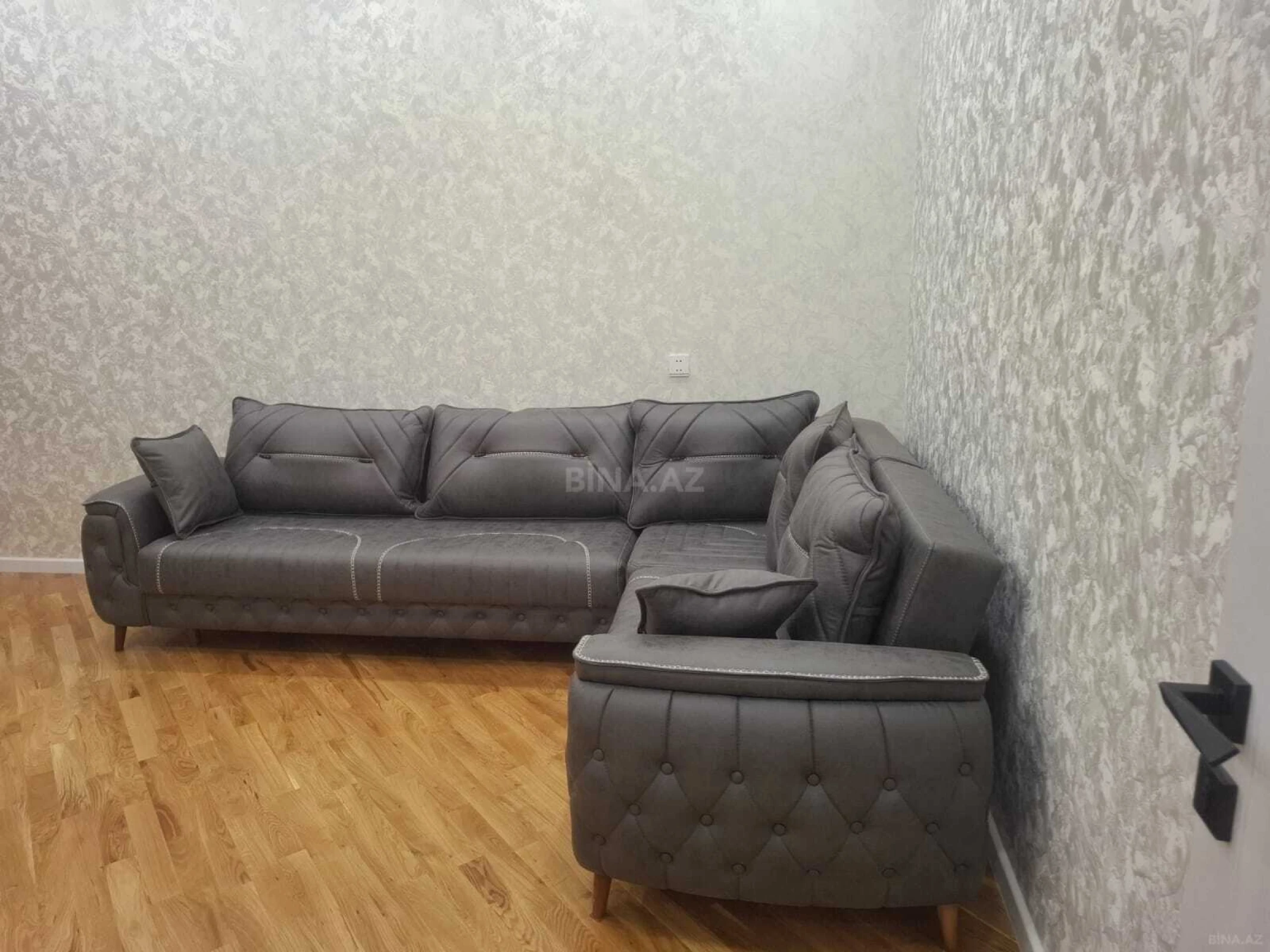 Kirayə verilir 3 otaqlı mənzil 105 m²