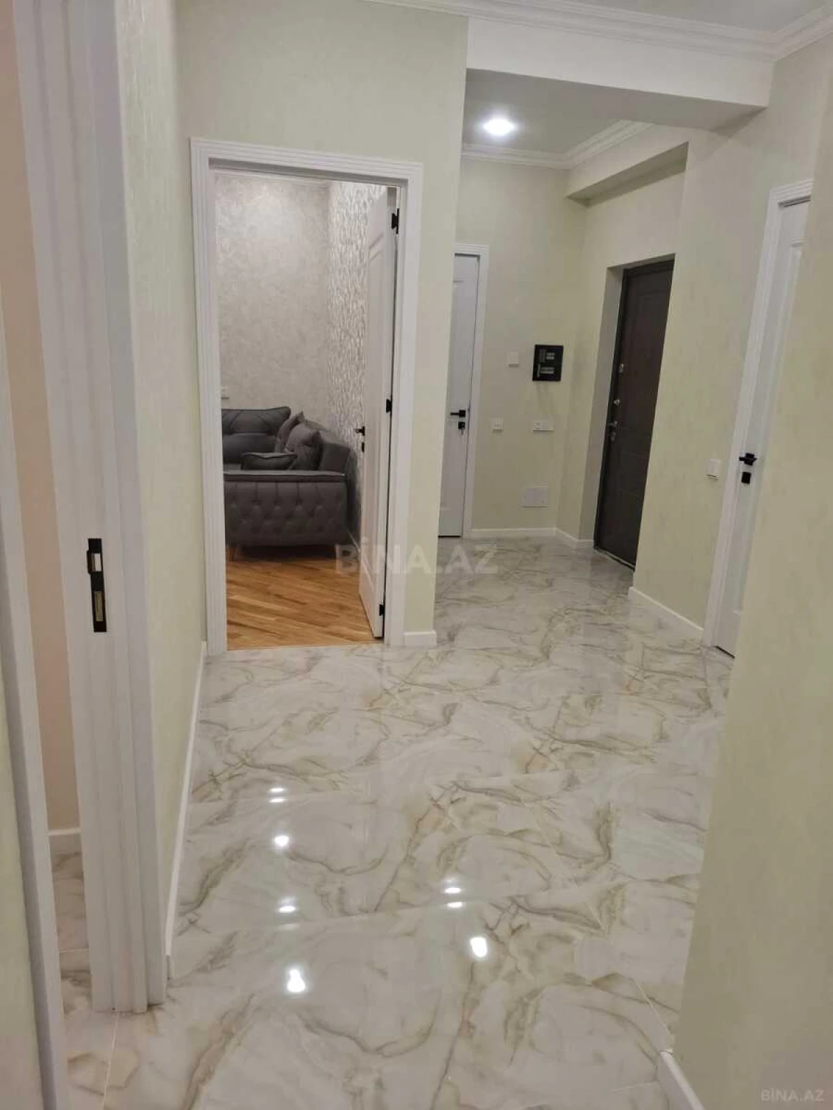 Kirayə verilir 3 otaqlı mənzil 105 m²