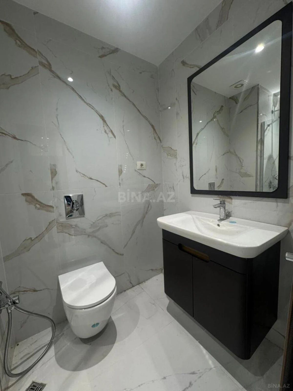 Satılır 3 otaqlı mənzil 72 m²