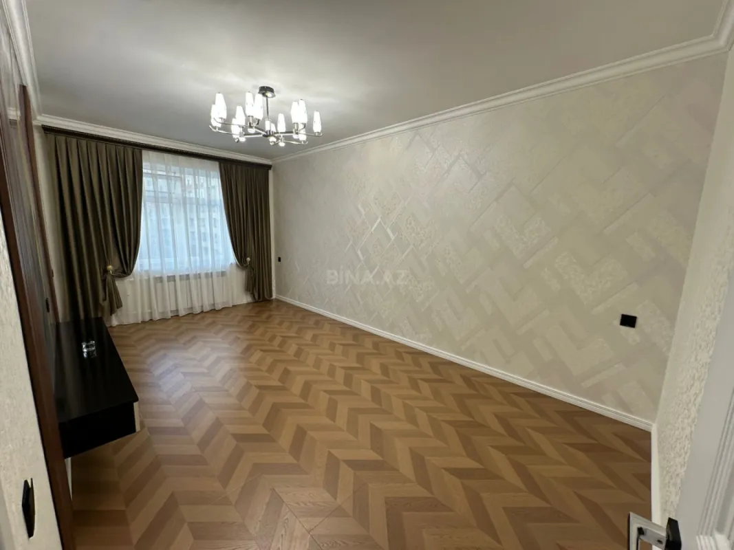 Satılır 3 otaqlı mənzil 82 m²