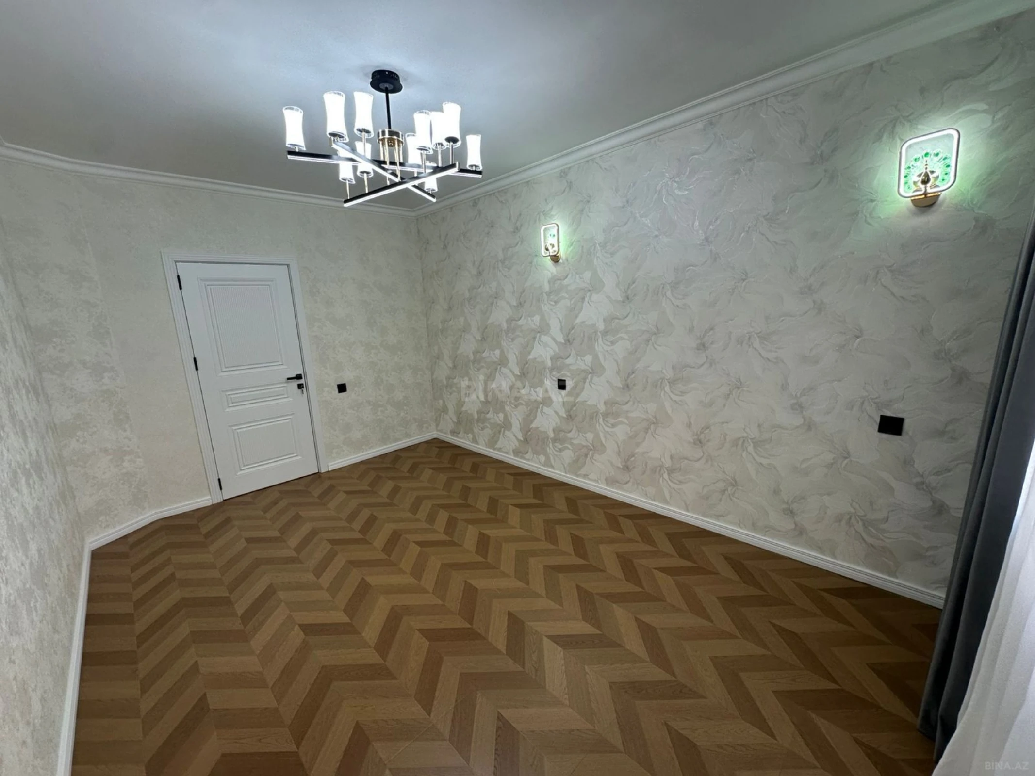 Satılır 3 otaqlı mənzil 82 m²