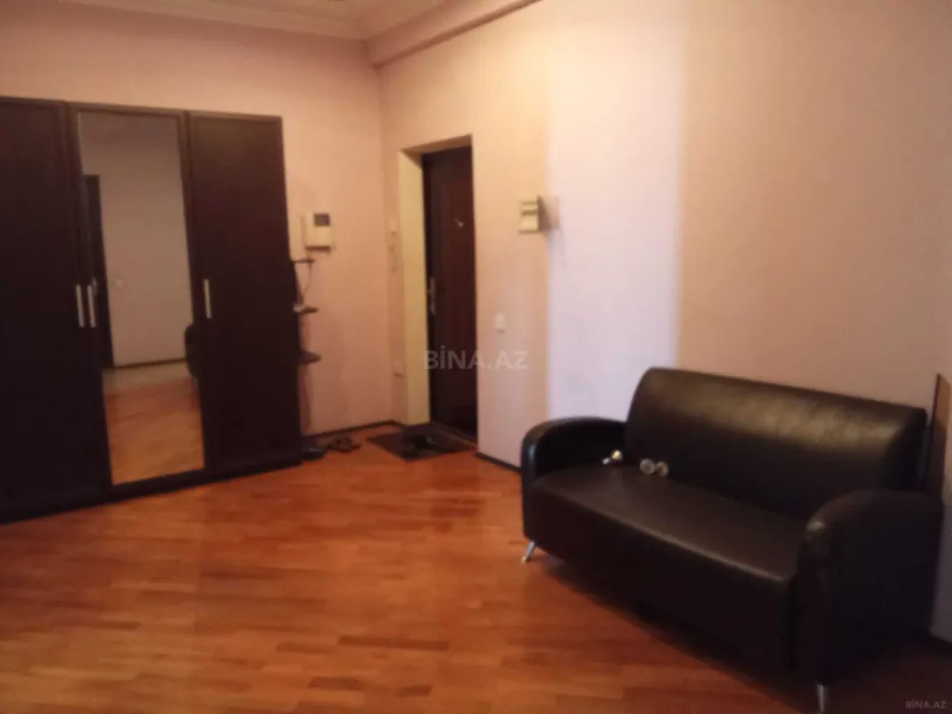 Kirayə verilir 2 otaqlı mənzil 100 m²