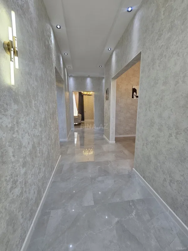 Satılır 4 otaqlı həyət evi 250 m²