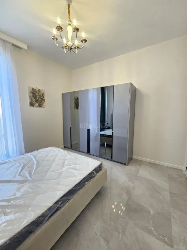 Satılır 4 otaqlı həyət evi 250 m²