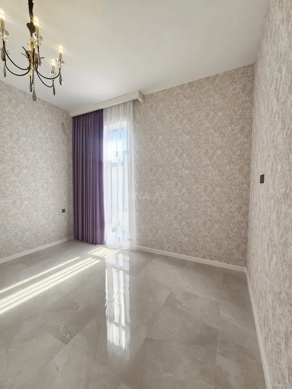 Satılır 4 otaqlı həyət evi 250 m²
