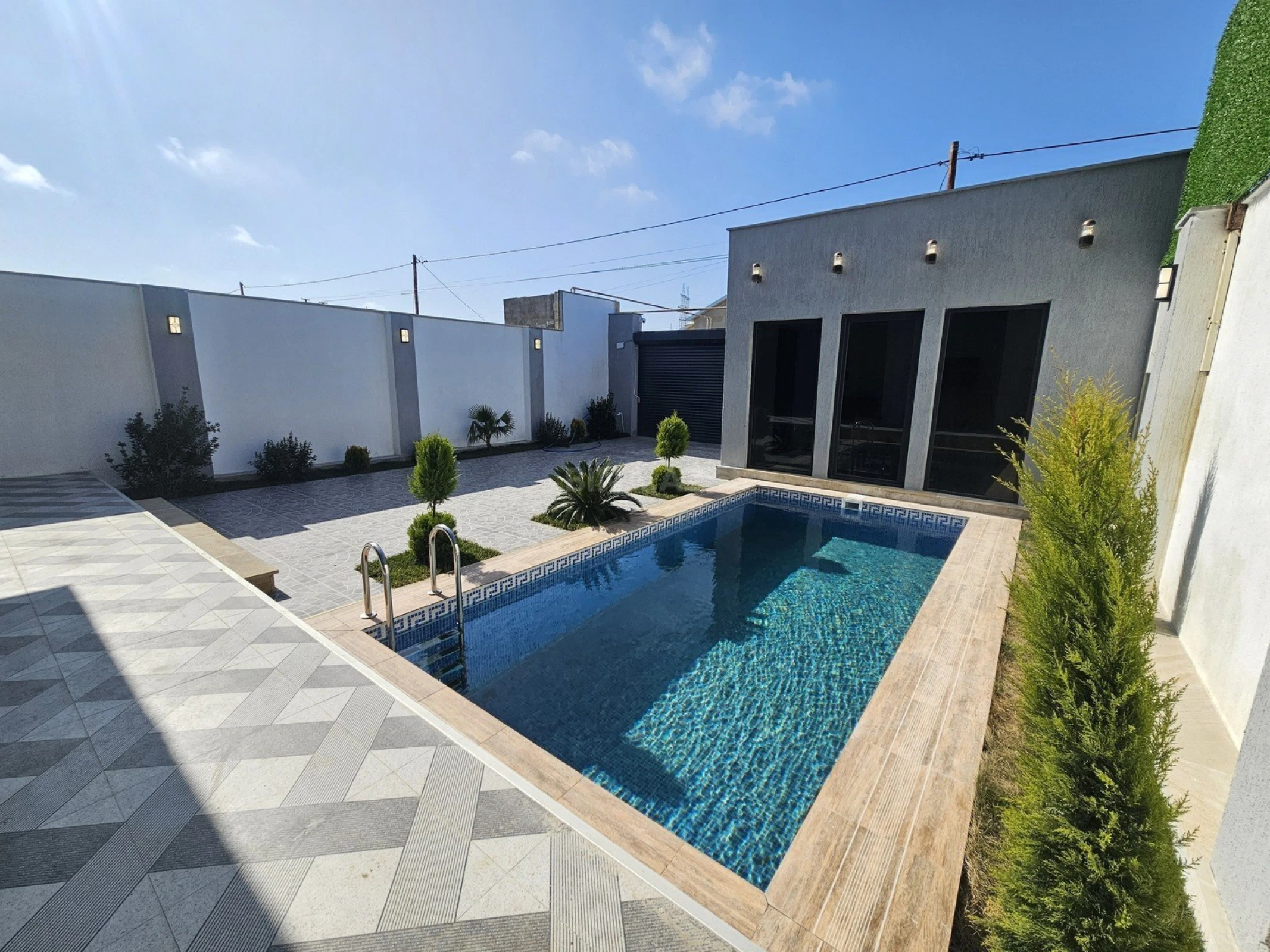 Satılır 4 otaqlı həyət evi 250 m²