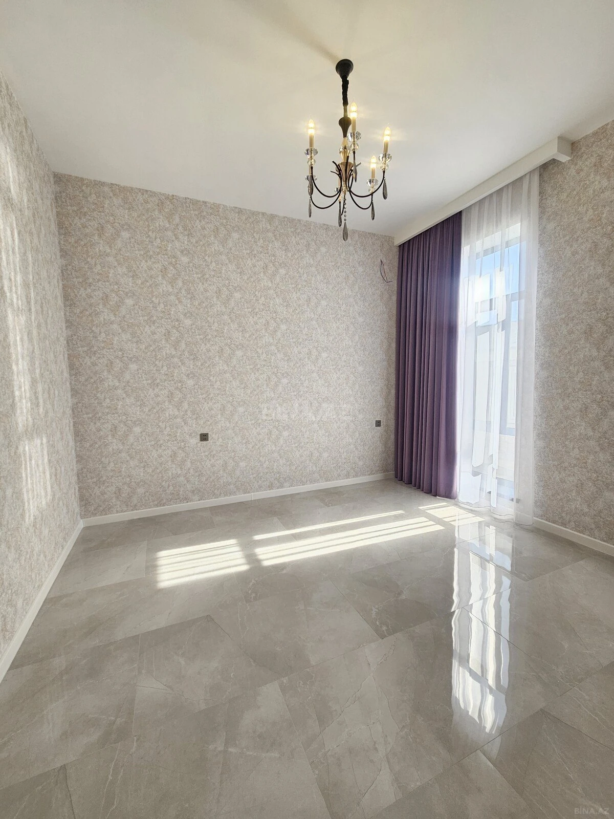 Satılır 4 otaqlı həyət evi 250 m²