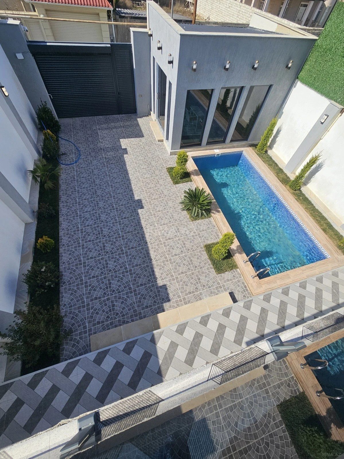 Satılır 4 otaqlı həyət evi 250 m²