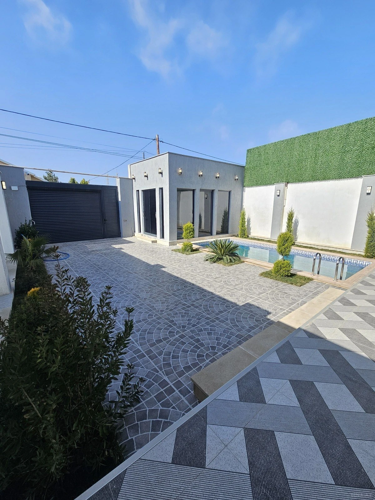 Satılır 4 otaqlı həyət evi 250 m²