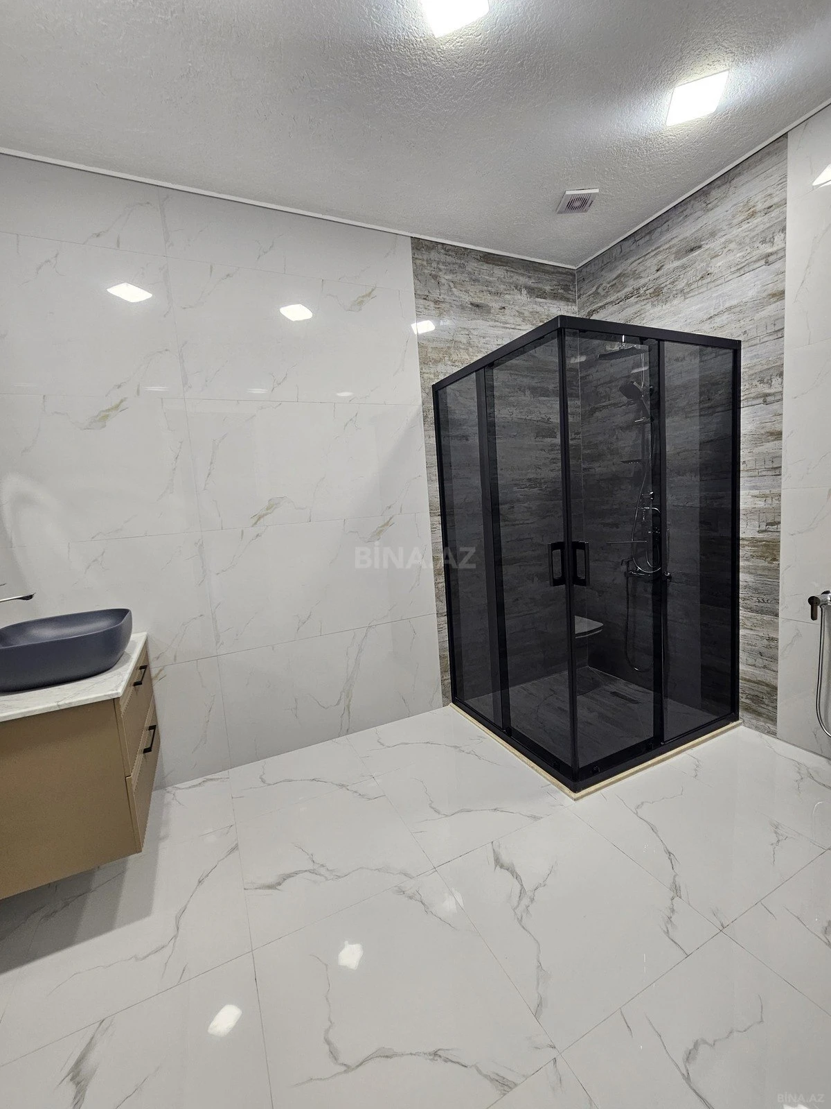 Satılır 4 otaqlı həyət evi 250 m²