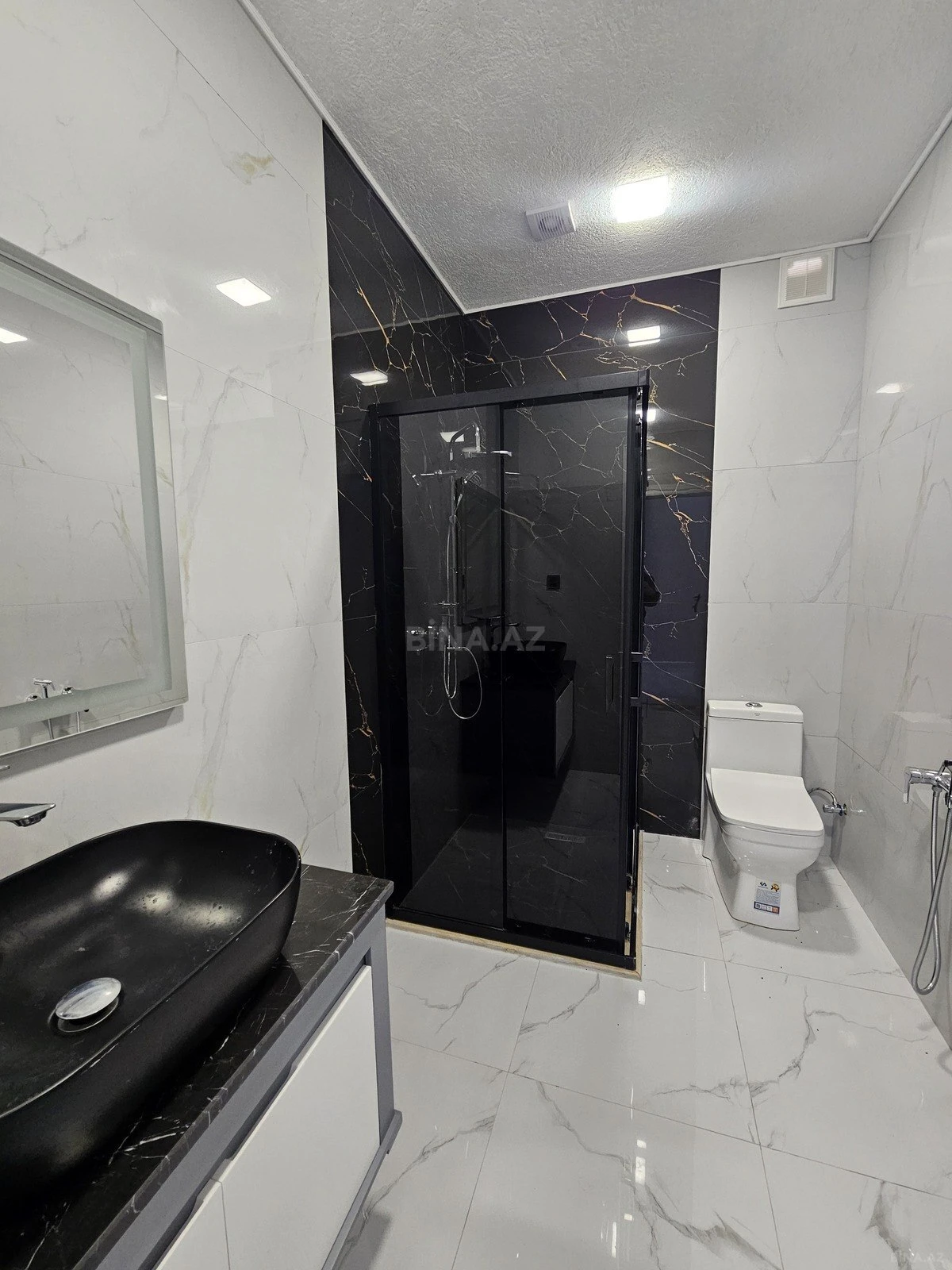 Satılır 4 otaqlı həyət evi 250 m²