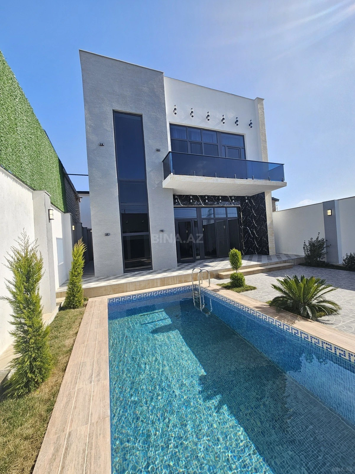 Satılır 4 otaqlı həyət evi 250 m²