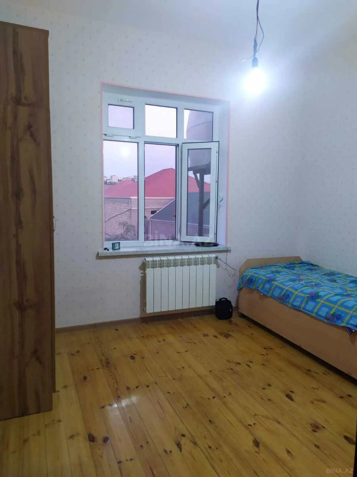 Satılır 4 otaqlı həyət evi 200 m²