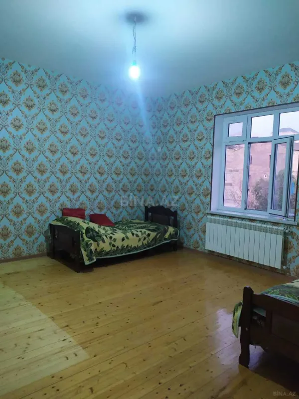 Satılır 4 otaqlı həyət evi 200 m²