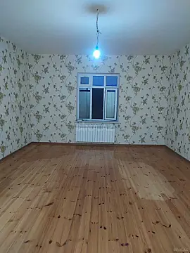 Satılır 4 otaqlı həyət evi 200 m²