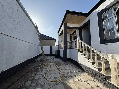 Satılır 3 otaqlı həyət evi 100 m²