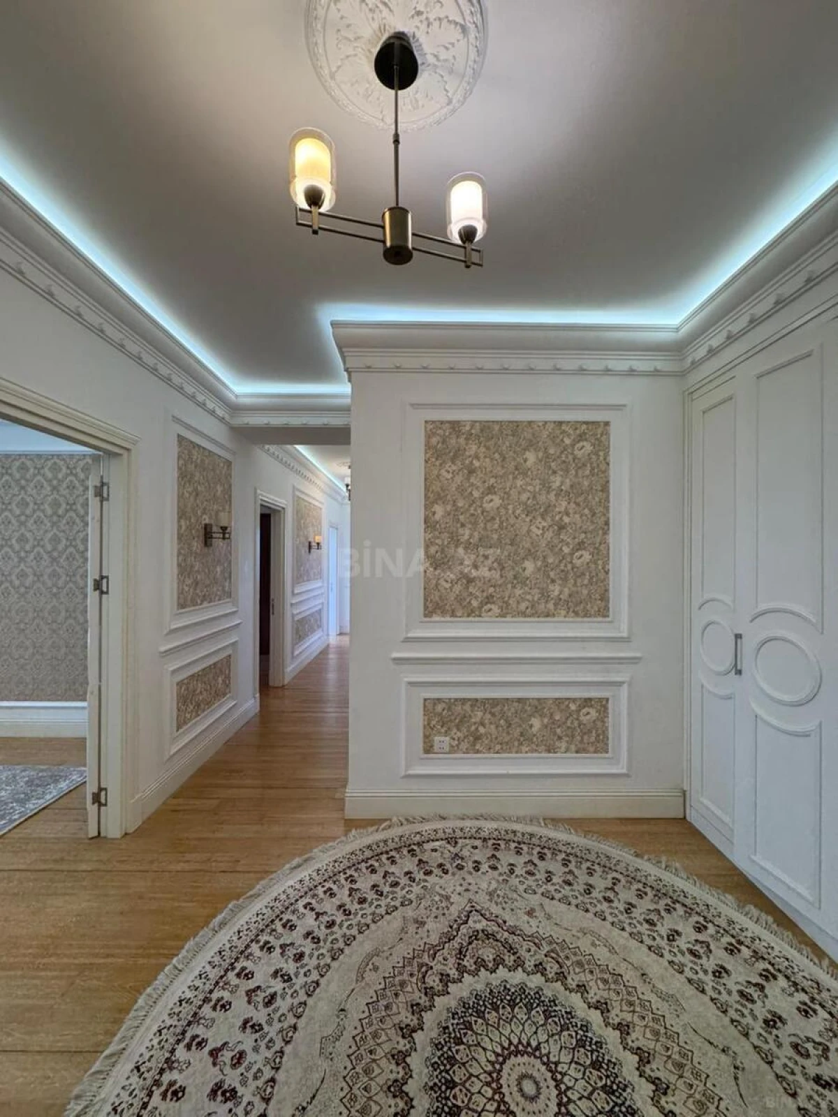 Satılır 3 otaqlı mənzil 138 m²