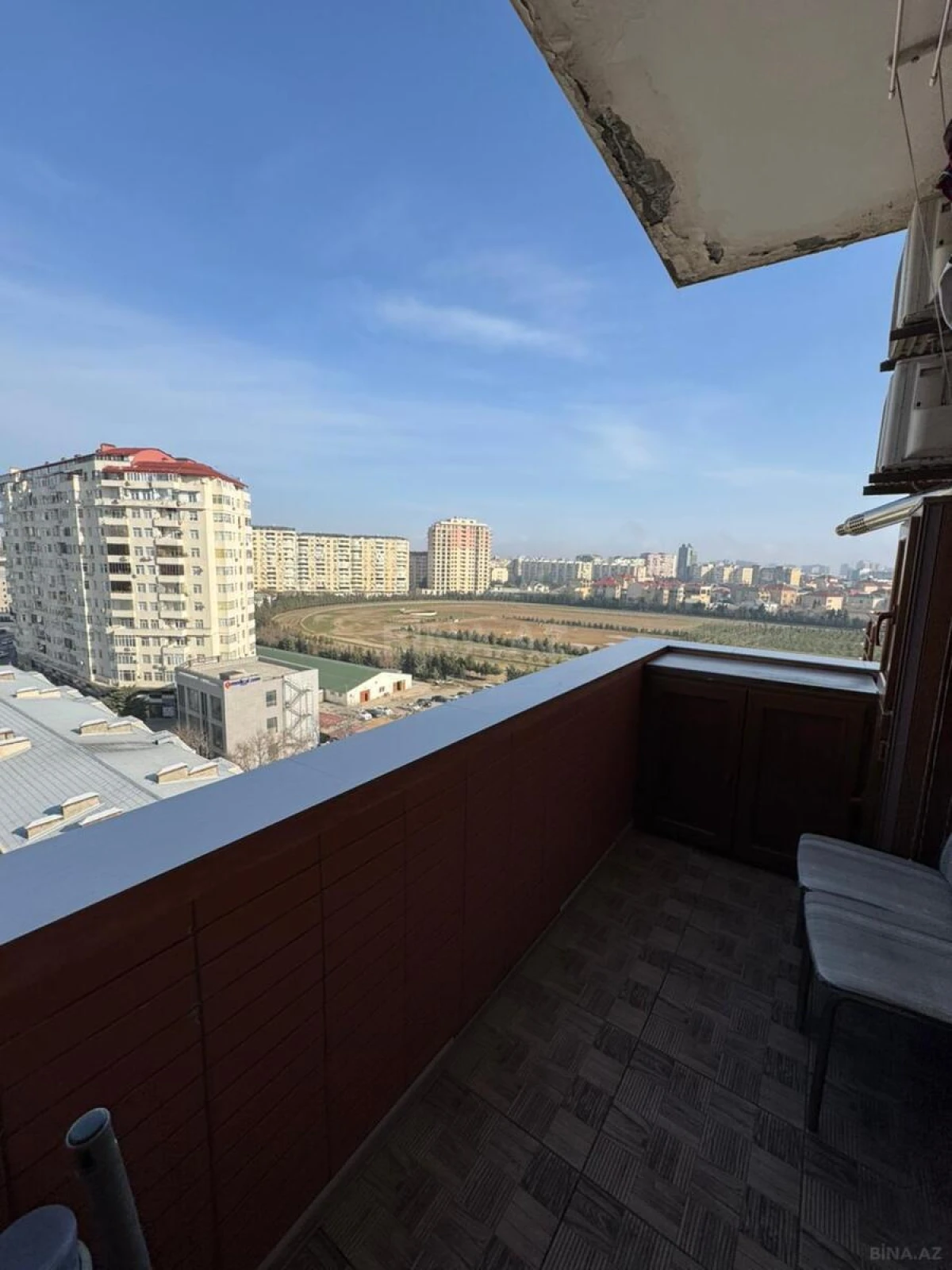 Satılır 3 otaqlı mənzil 138 m²