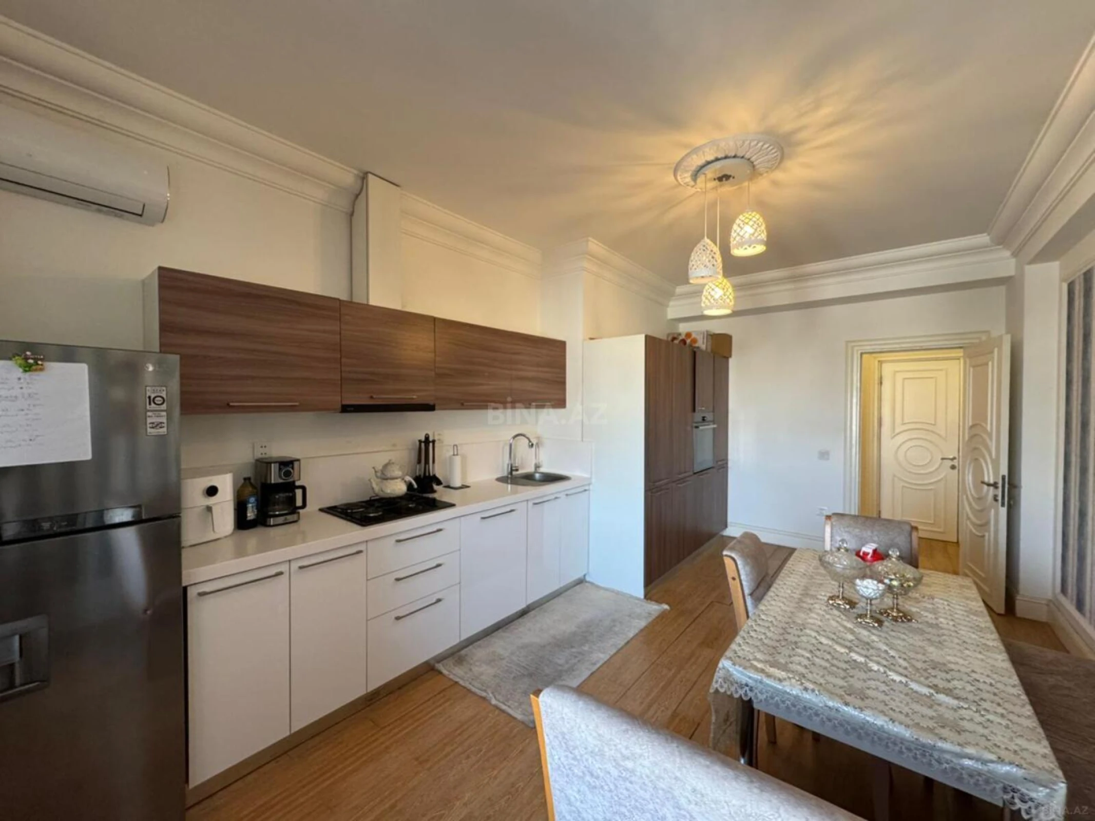 Satılır 3 otaqlı mənzil 138 m²