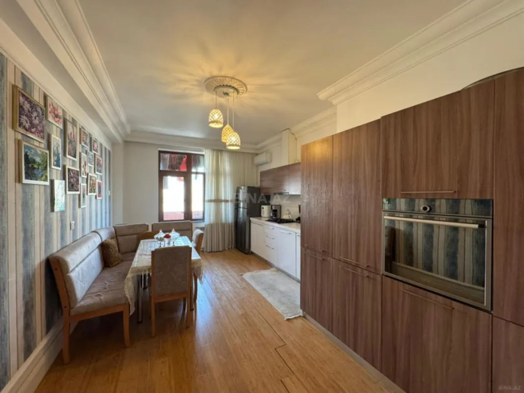 Satılır 3 otaqlı mənzil 138 m²