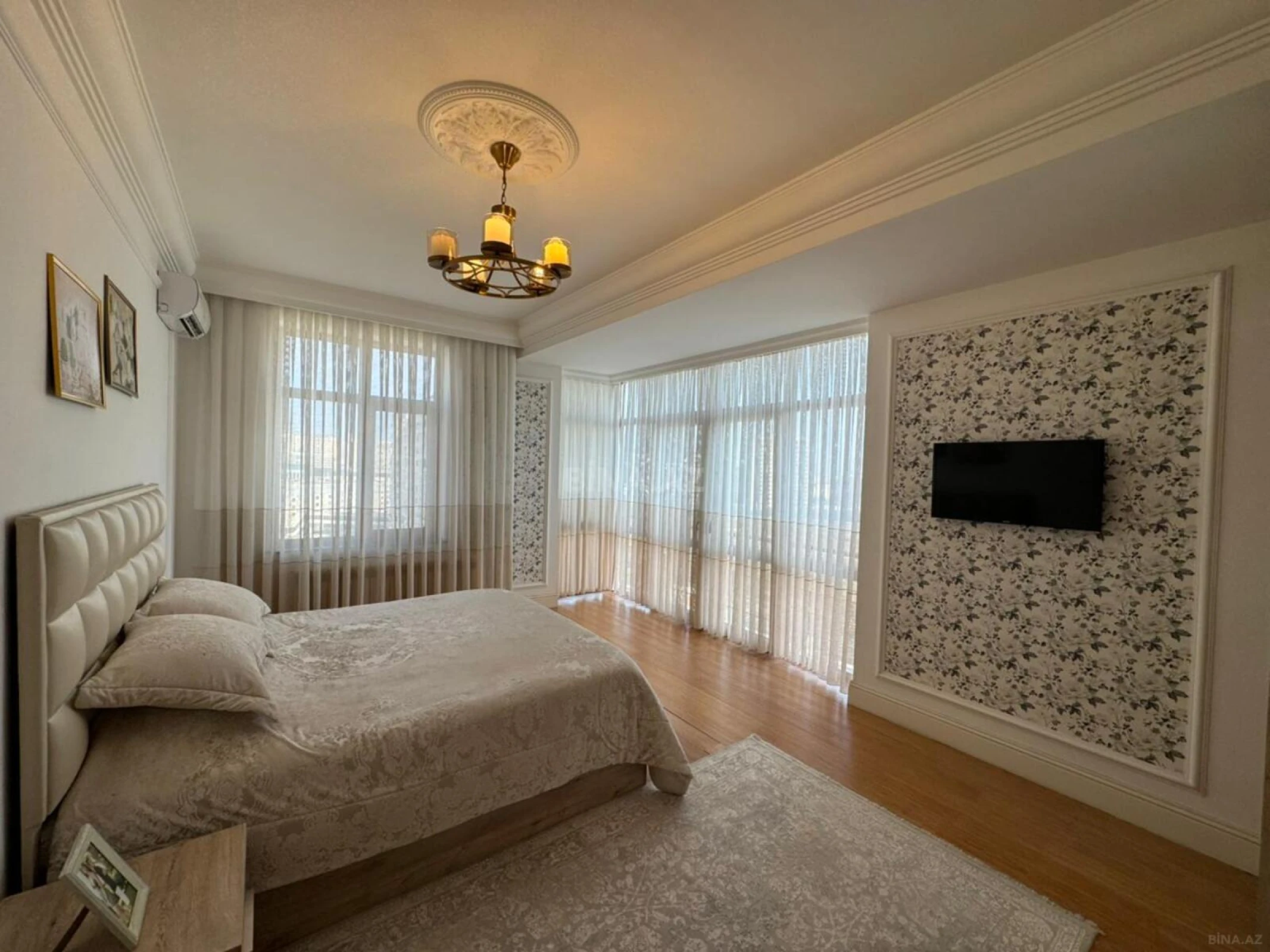 Satılır 3 otaqlı mənzil 138 m²