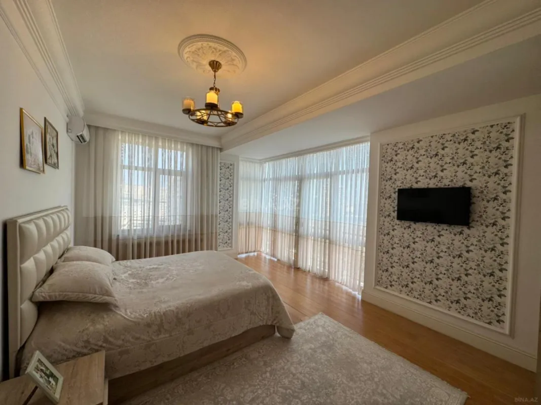 Satılır 3 otaqlı mənzil 138 m²