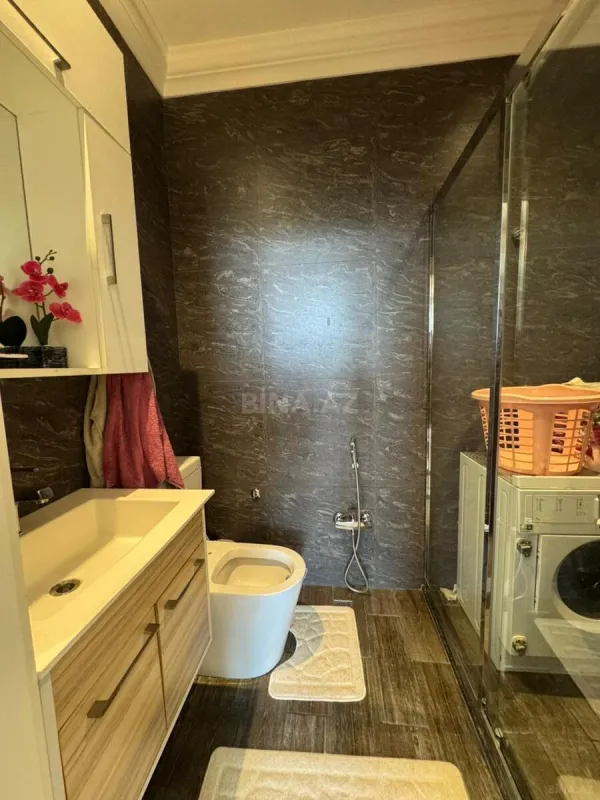 Satılır 3 otaqlı mənzil 138 m²