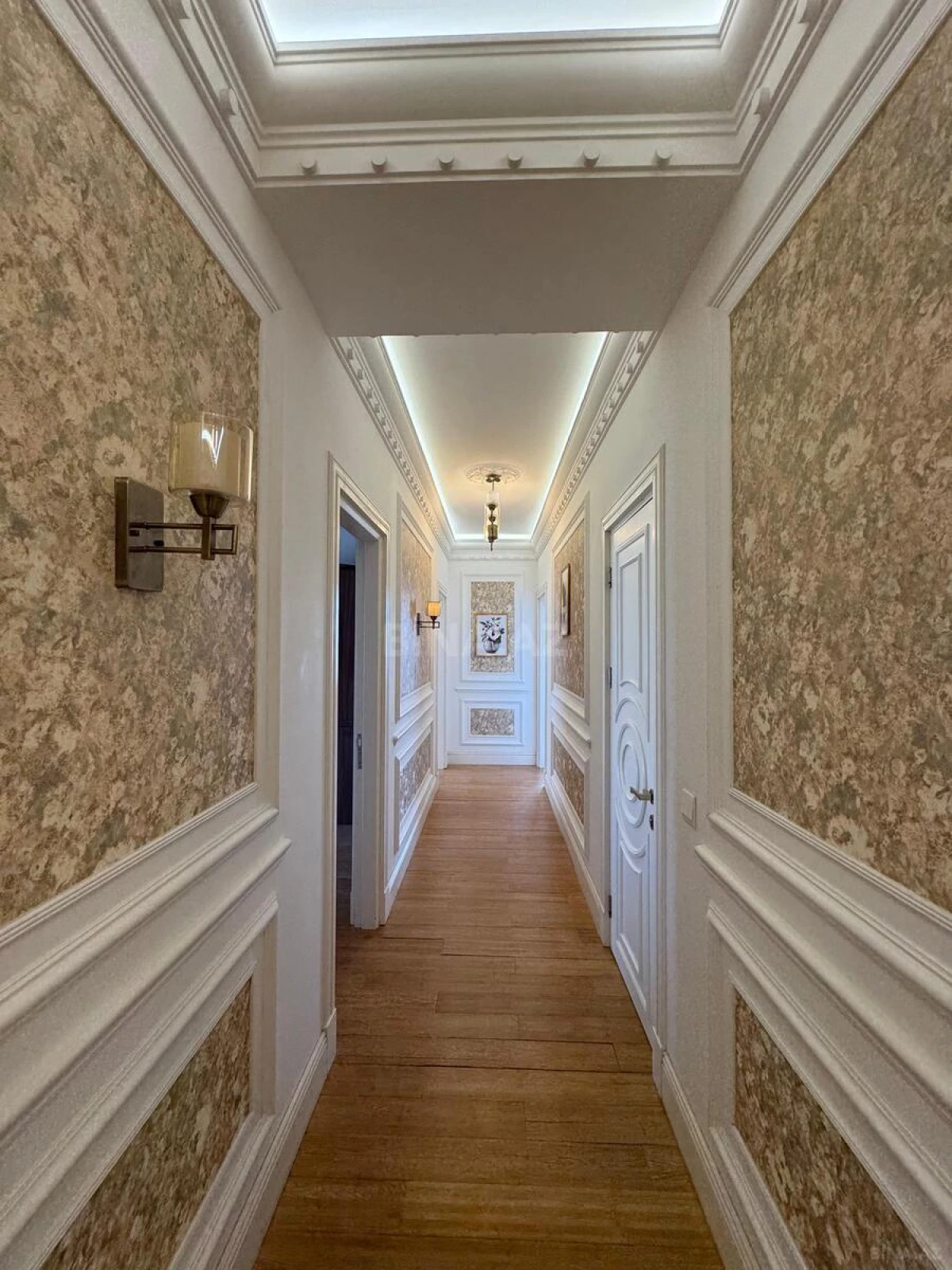 Satılır 3 otaqlı mənzil 138 m²