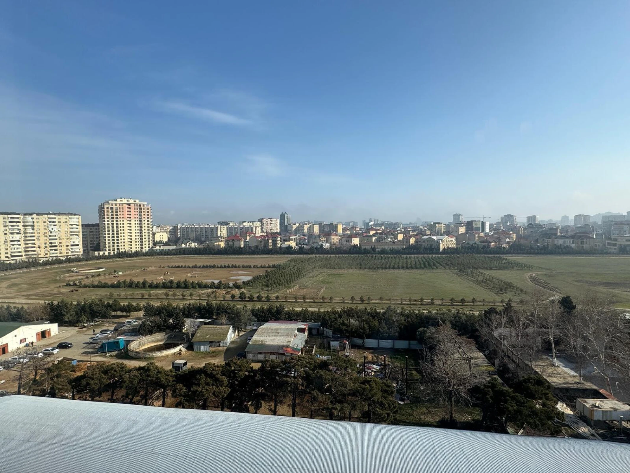 Satılır 3 otaqlı mənzil 138 m²